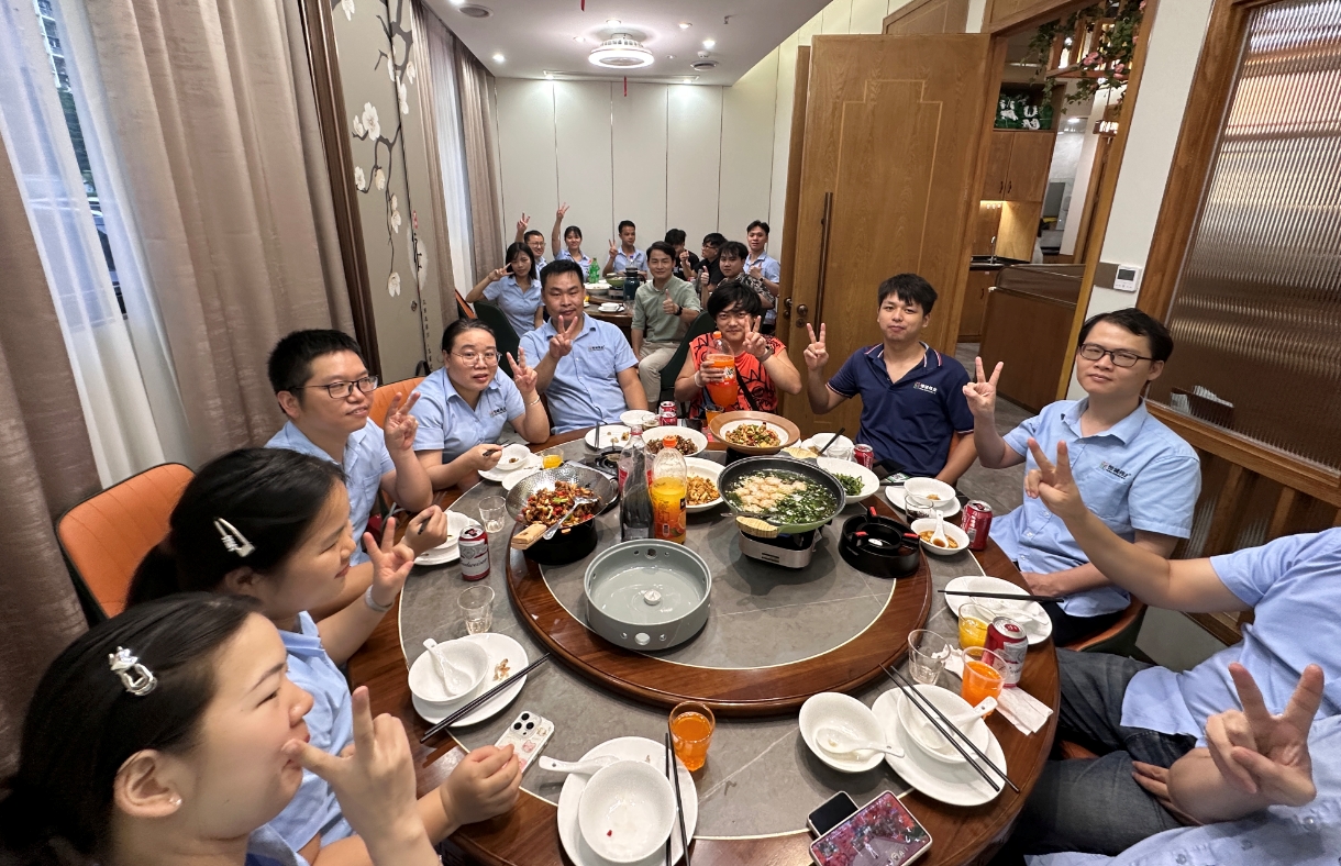 恒誠偉業(yè)uv打印機(jī)廠家銷售部團(tuán)建！?。? title=